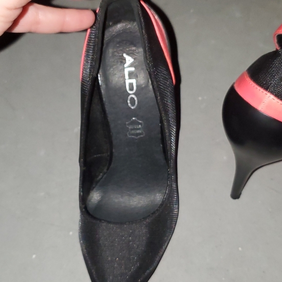 Beautiful shoes - Picture 3 of 4